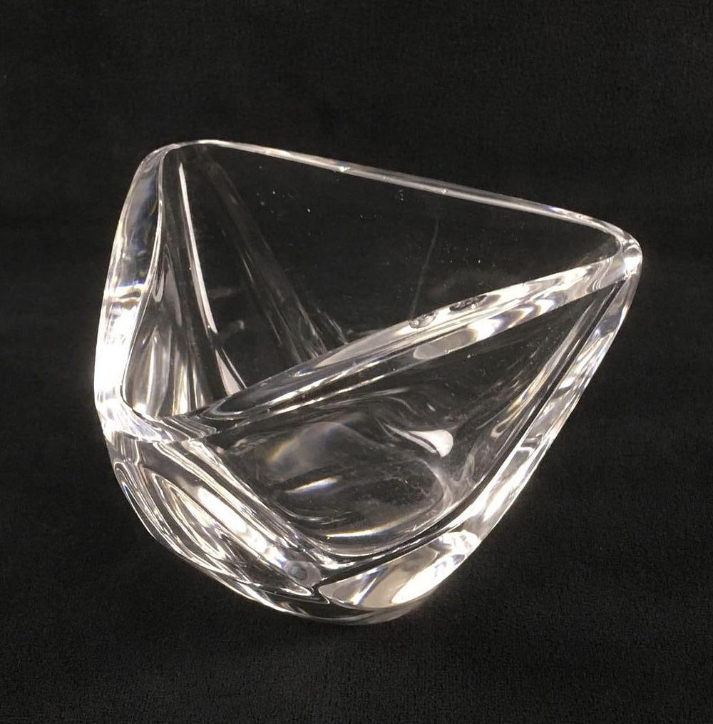 Lot 395: Triangular Art Glass Dish