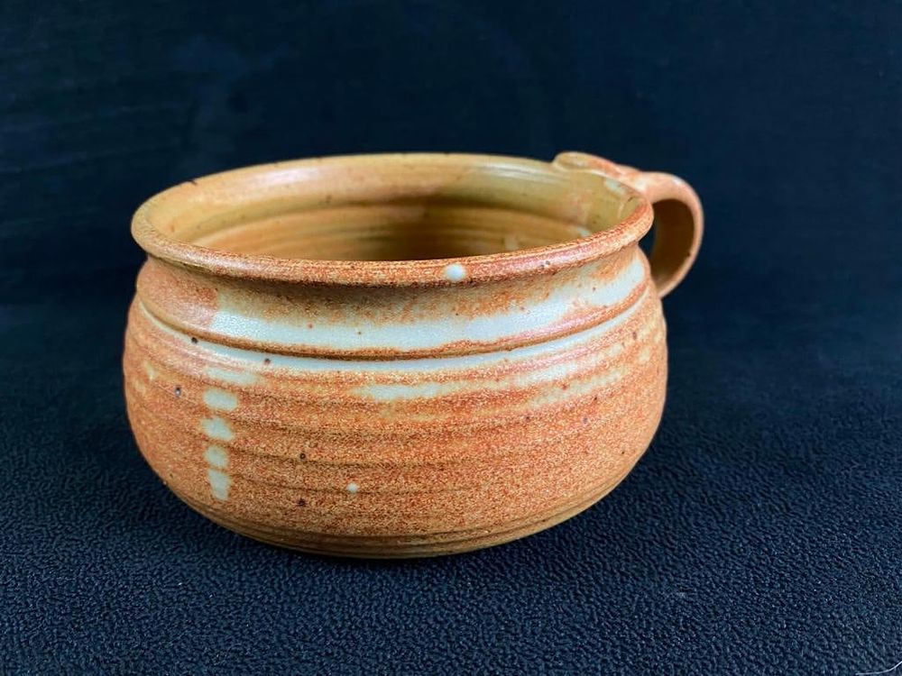 Lot 400: Vintage Earthenware Bowl