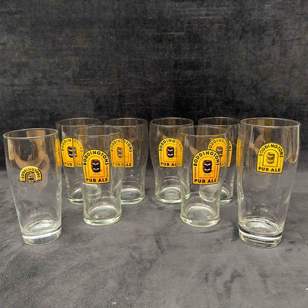 Lot 406: Boddingtons Pub Ale Beer Brewery Glass Collection Set Lot of 8 Eight Cocktail Pint Glasses