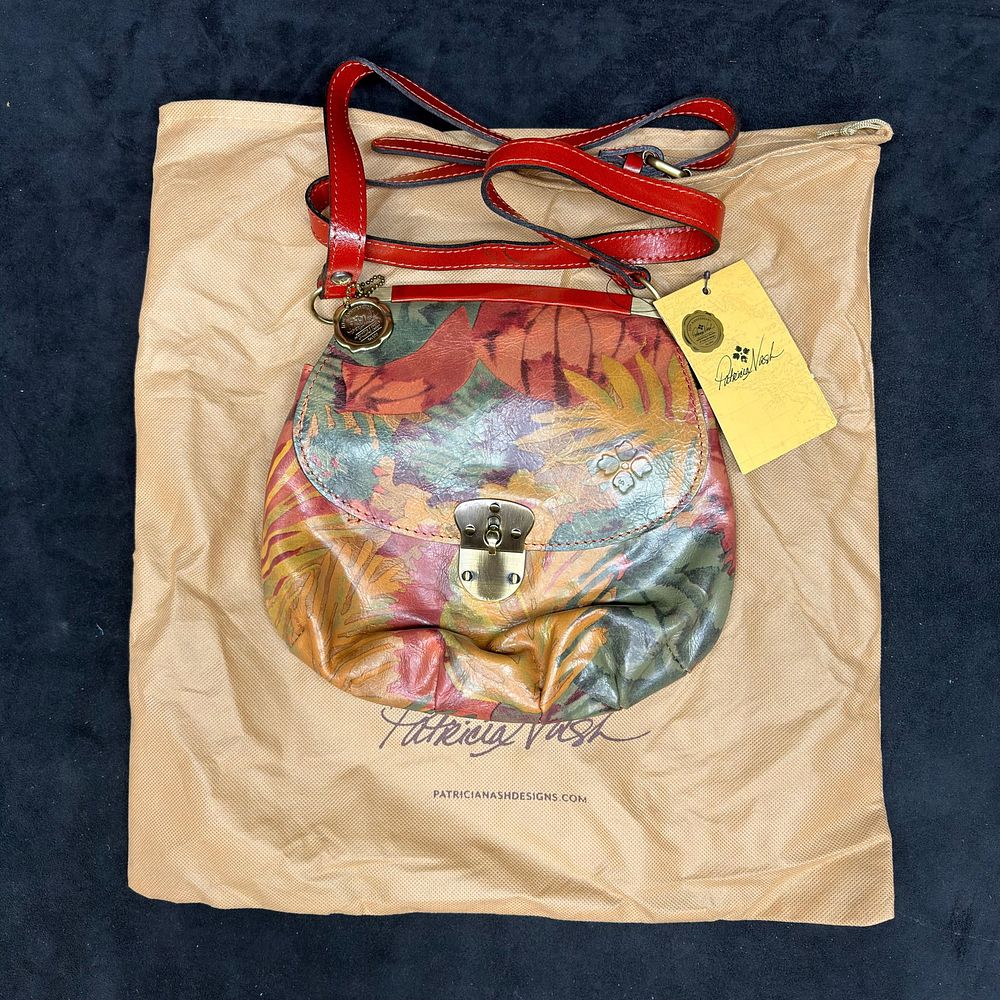 Lot 462: Patricia Nash Tropical Floral Leather Crossbody Shoulder Bag