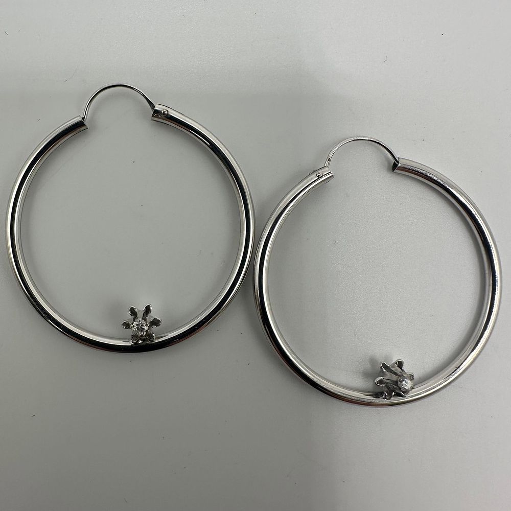 Lot 229: 14K White Gold Hoop Earrings Moissanite Floral Motif AB7