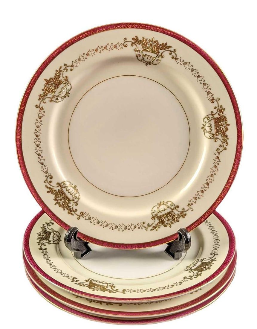 Lot 245: 4 China Maroon Trim With Gold Inlay Dinner Plates