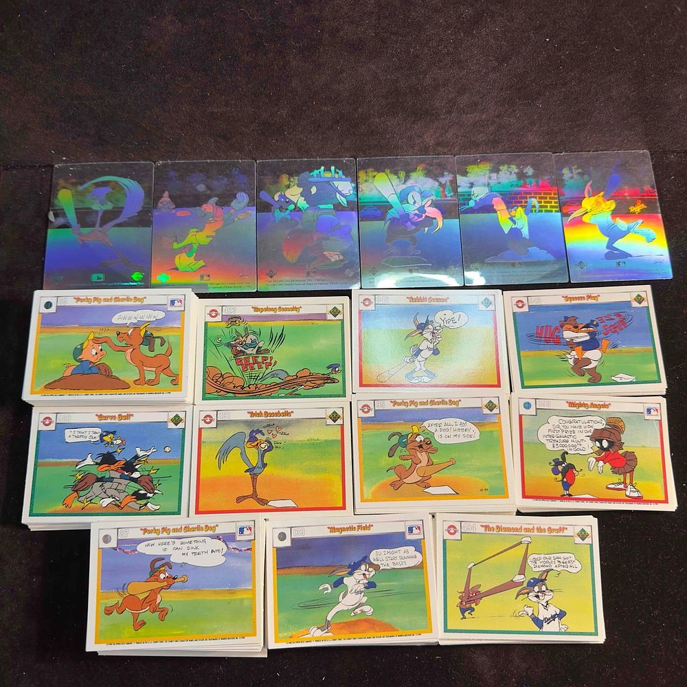 Lot 354: 1990 Upper Deck The Looney Tunes Baseball Card Collection Set Hologram Cards