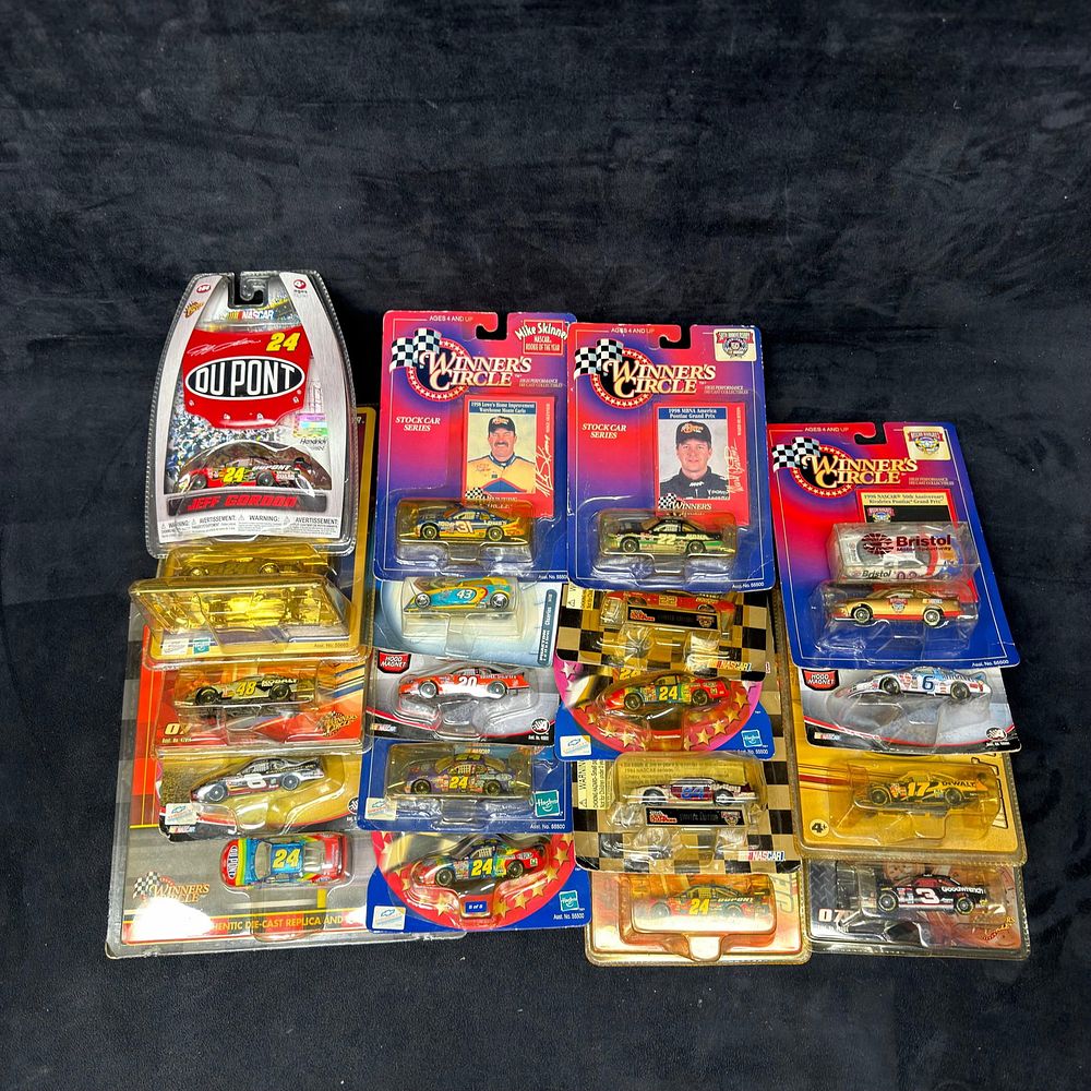 Lot 397: 20 Assorted NASCAR 1:64 Die-Cast Cars Jeff Gordon Dale Earnhardt and Jimmie Johnson