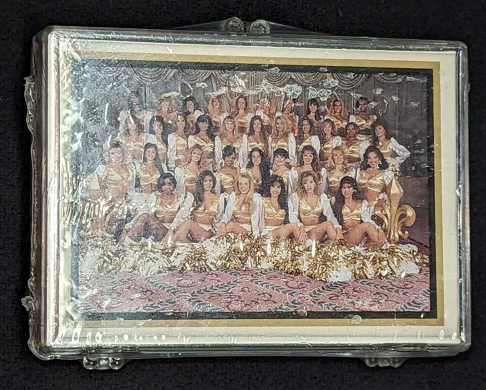 Lot 430: Sideliners Pro Football Cheerleaders Minnesota Vikings A