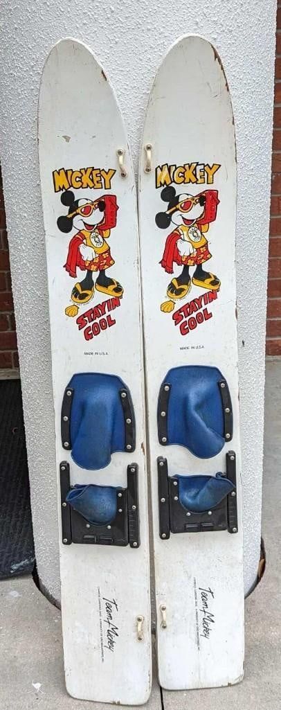 Lot 440: Disney Cypress Gardens Mickey Mouse Water Skis