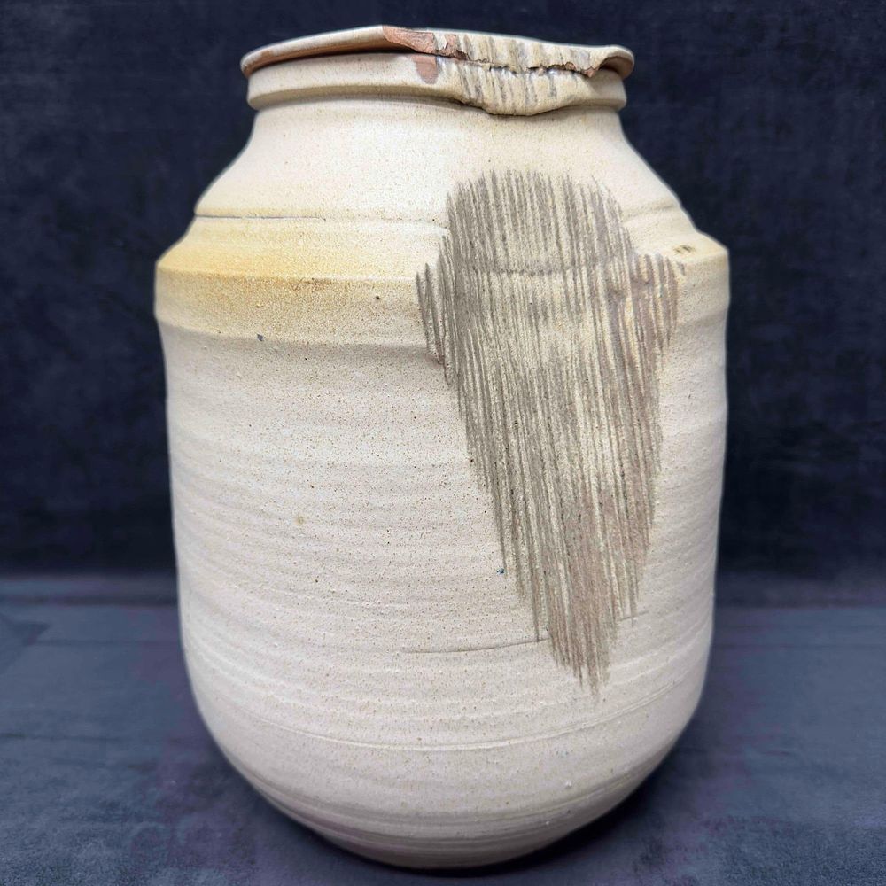 Lot 231: Large Pottery Ceramic Vase Pot Lidded Jar J