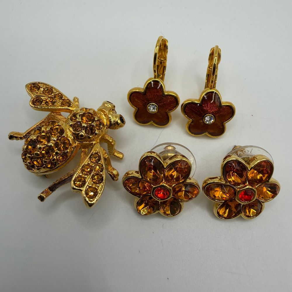 Lot 315: Joan Rivers Amber Crystal Bee and Floral Jewelry Group HH33