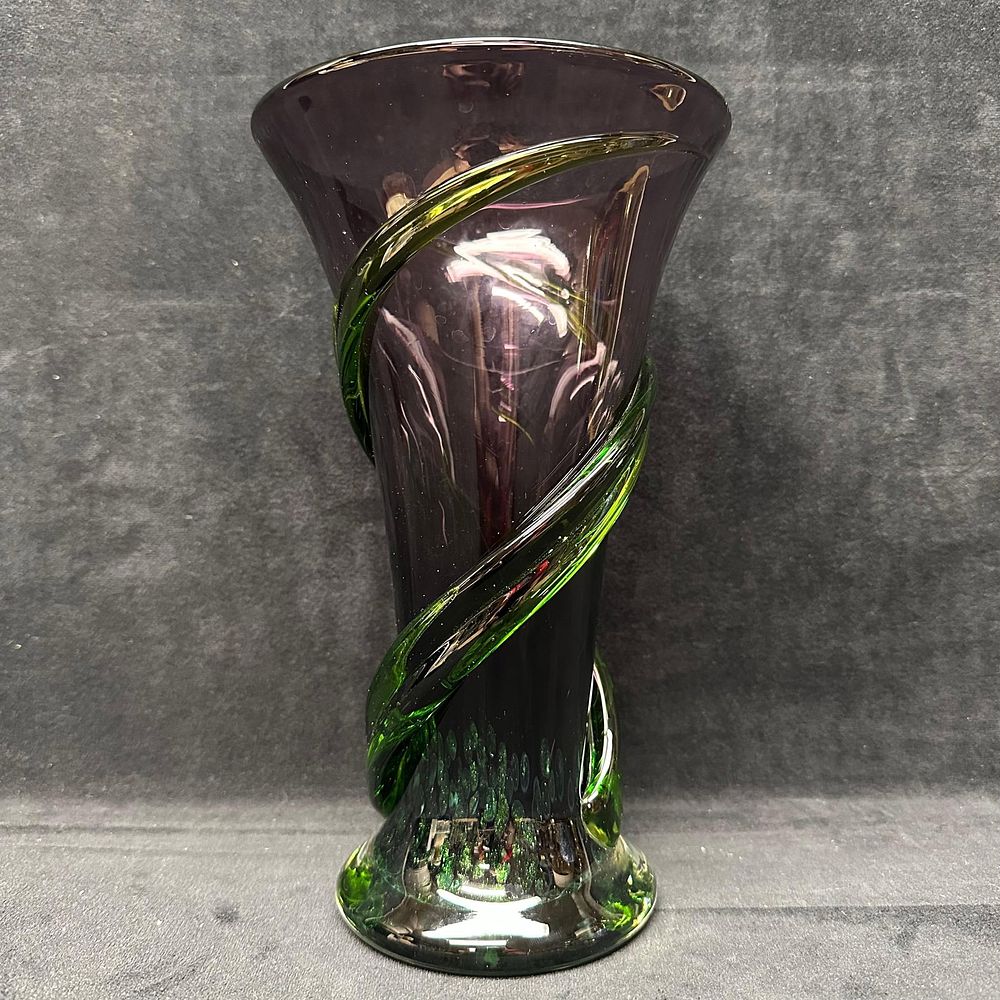 Lot 318: Amethyst and Green Art Glass Vase with Applied Spiral Decoration Telefora