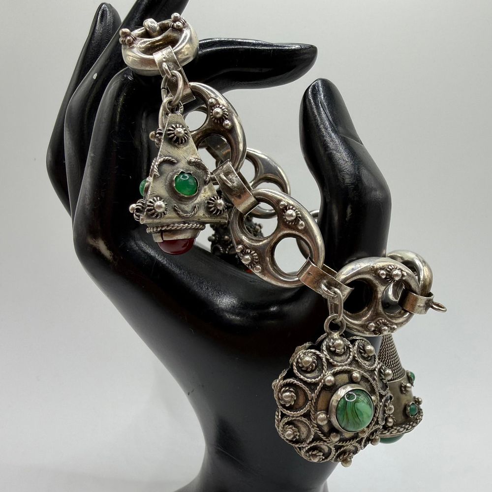 Lot 400: Puffy Mariner 925 Chain and 800 Silver Multi Ornate Fob Charm Bracelet ER50