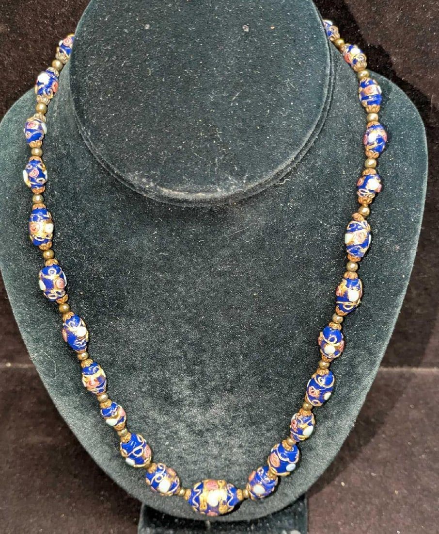 Lot 160: Vintage Italian Murano Art Glass Bead Necklace KKKKKK