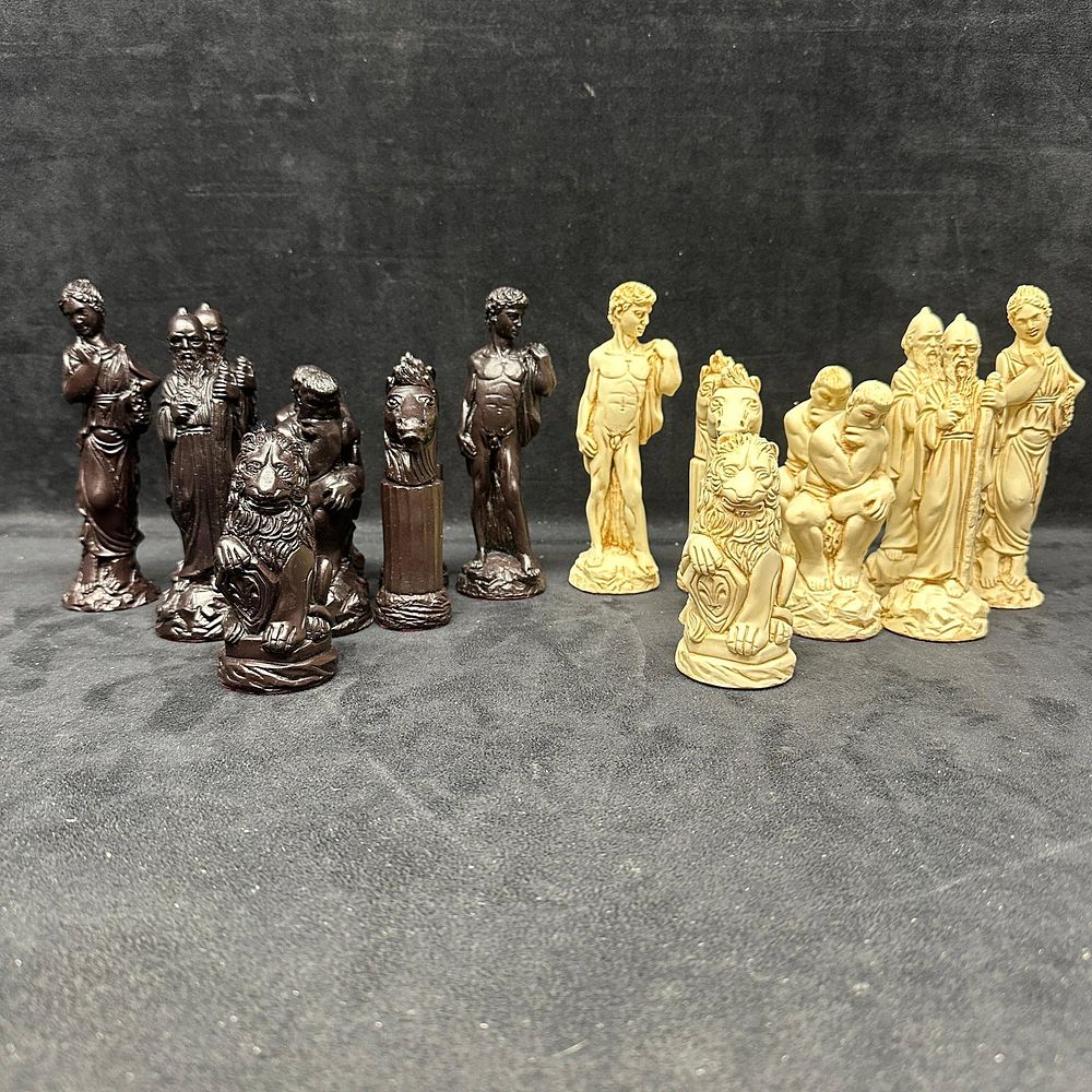 Lot 172: The Classical Chess Set Greek Michelangelo Themes Mascott England