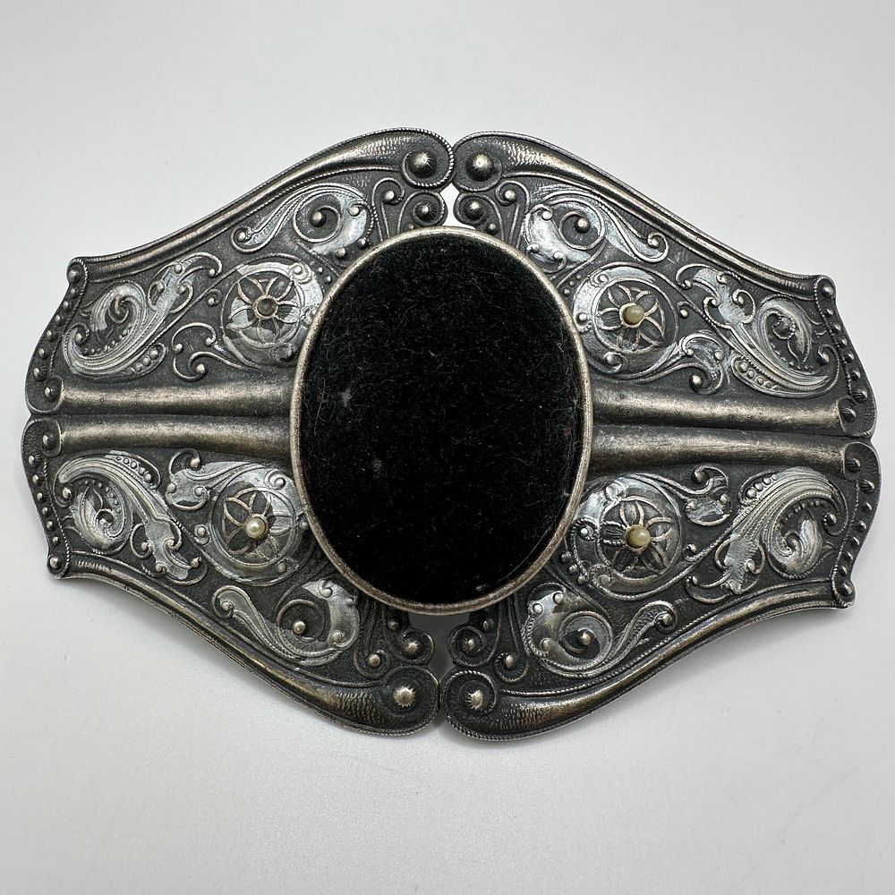 Lot 184: Large Ornate French Repousse Silver Hair Barrette Black Felt Cabochon
