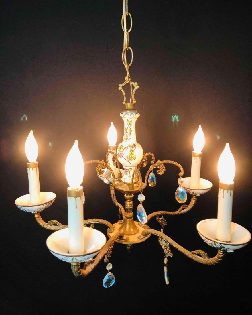 Lot 223: Capodimonte 5 Arm Porcelain & Flower Chandelier