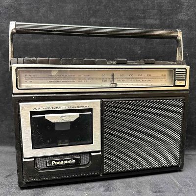 Vintage Panasonic RX-1250D AM/FM Radio Cassette Player Boombox. Antenna is broken, missing. 