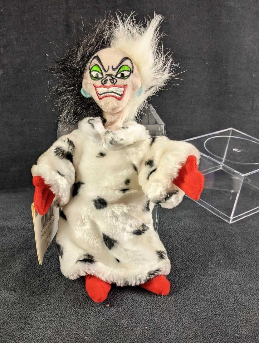 Lot 277: Disney Cruella De Vil Plush 101 Dalmatians Disney