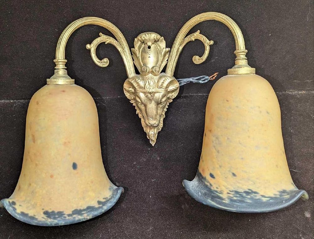 Lot 366: Vintage Art Nouveau Daum Style Wall Sconce B
