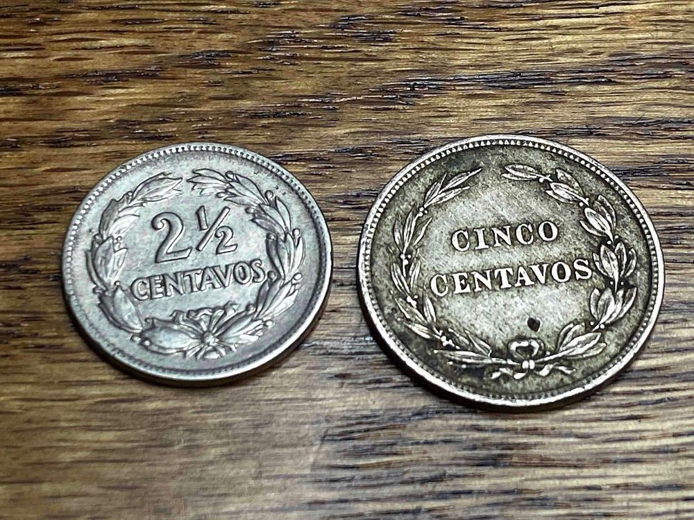 Lot 473: 1917 Ecuador Cinco Centavo & 1928 2 1/2 Centavo Silver Coins