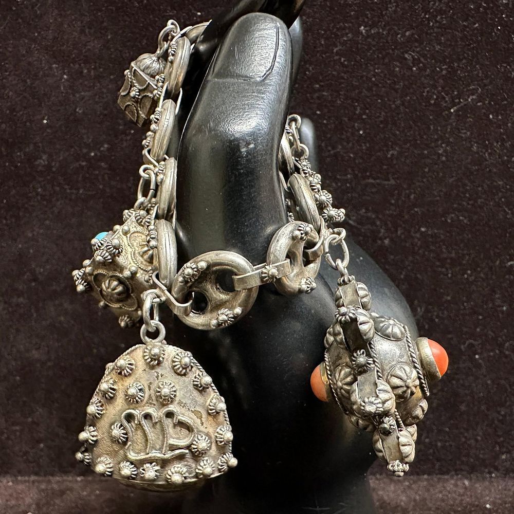 Lot 492: Etruscan Revival Style 800 Silver Mariner Chain Bracelet R21