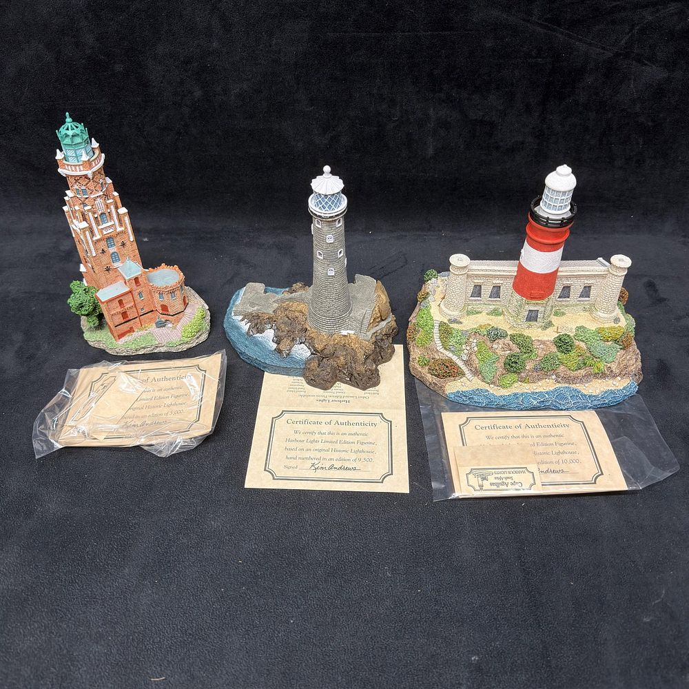 Lot 366: Harbour Lights International Lighthouse Figurines Cape Agulhas England Germany