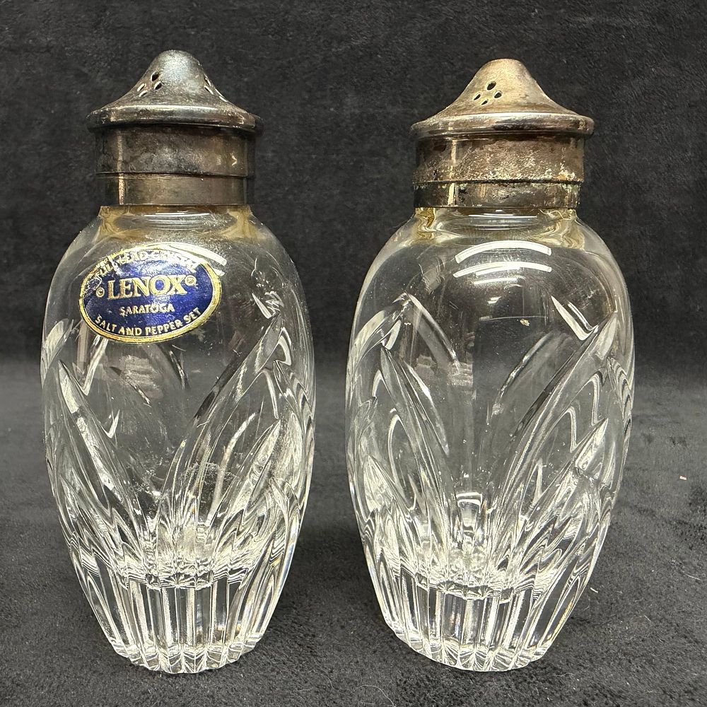 Lot 424: Lenox Saratoga Crystal Salt and Pepper Shakers