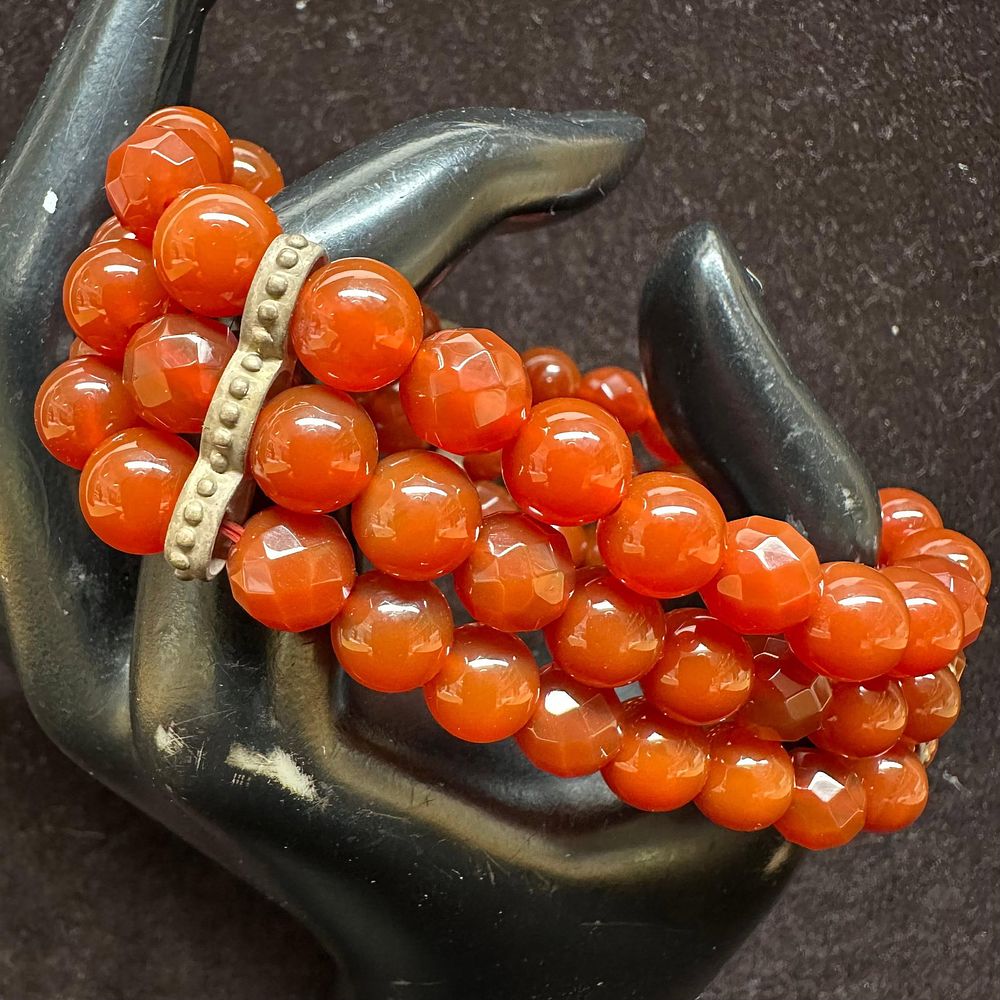 Lot 470: Carnelian Beaded Stretch Sterling Silver Accents X7