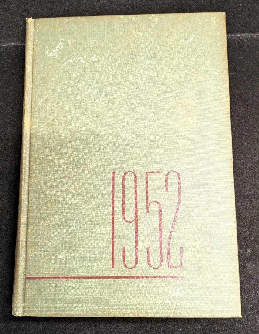 Lot 499: The Unicorn Book of 1952 Outstanding Events of the Year Hardcover
