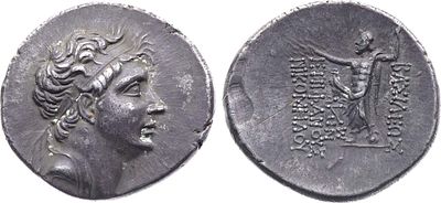 Вифинское царство. Царь Никомед III. Тетрадрахма 127-94 гг. до н.э. Серебро. 15,71г. Аверс: 