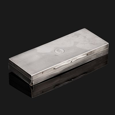 Пенал с изображением щита под короной, серебро, гравировка, Великобритания, 1913 г. Год: 1913 