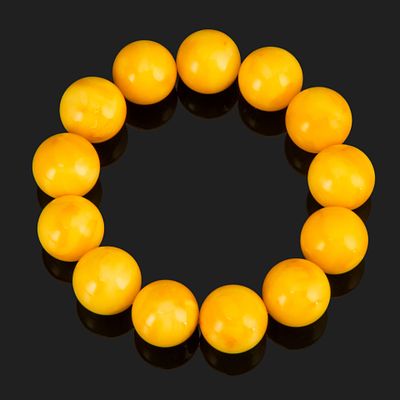 Браслет, янтарь, шлифовка, СССР, 1950-1970 гг. Год: 1950-1970 гг.Материал: Янтарь 