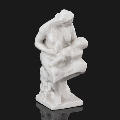 Статуэтка "Мама с младенцем" (название условное), автор Нина Павловна Полынская 