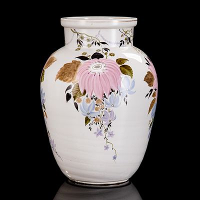 [ТОП ЛОТ] Ваза с цветочной росписью, автор формы С.Е. Яковлева, автор росписи В.П. Фрезе 