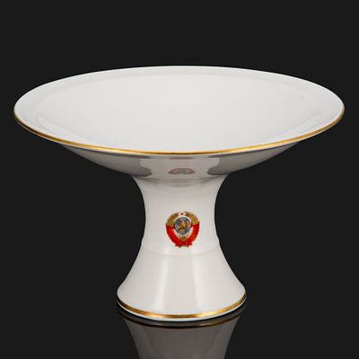 Фруктовница из Кремлевского сервиза с гербом СССР, фарфор, роспись, золочение, Ленинградский 