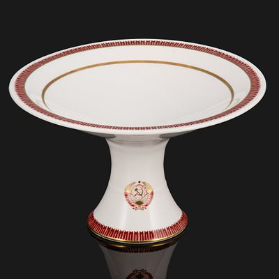 Фруктовница из Кремлевского сервиза с гербом СССР, фарфор, роспись, золочение, Ленинградский 