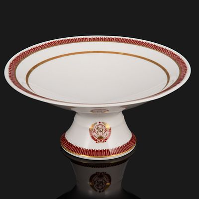 Фруктовница из Кремлевского сервиза с гербом СССР, фарфор, роспись, золочение, Ленинградский 