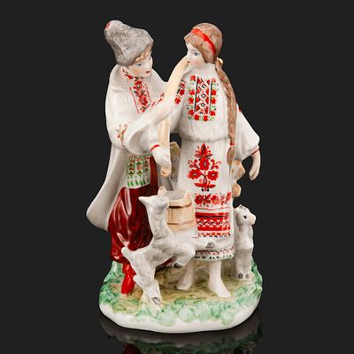 Статуэтка "Несет Галя воду", автор В. Мусиенко, фарфор, роспись, деколь, Киевский 