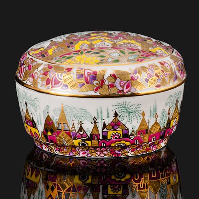 [Подписная] Шкатулка "Золотая весна", автор росписи народный художник А.В. Воробьевский, фарфор 