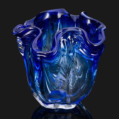 Ваза из композиции "Камчатка", автор Антонова Г.А., стекло, двухслойное, гутная техника 