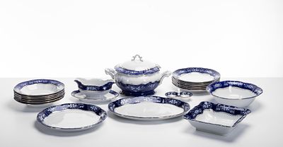 Сервиз столовый (обеденный) на 6 персон из серии "Pompadour 2" (19 предметов), украшенный 