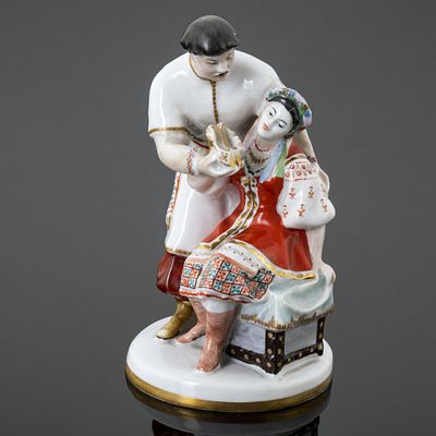 Статуэтка "Черевички" ("Вакула и Оксана"), скульптор Б.Я. Воробьев, художница Е.Н. Лупанова 