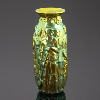 Ваза агитационная "Рабочие", керамика, поливы, Zsolnay, Венгрия, 1920-1930 гг. Год: 1920-1930 