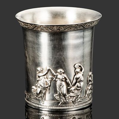 Стакан в античном стиле с изображением танцующих девушек, мастерская П.А. Мюллера, серебро 84 