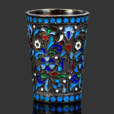 Стопка с растительным декором, мастер-монограммист "СМШ" (?), пробирный мастер "И.Л." (И.С. 