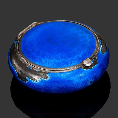 Табакерка (пудреница), мастер-монограммист "ИЛ", серебро 84 пробы, эмаль "гильоше", Российская 