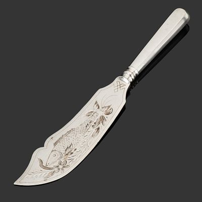 Нож для рыбы с цветочным декором и изображением осетра, мастер-монограммист "ITB", серебро 84 