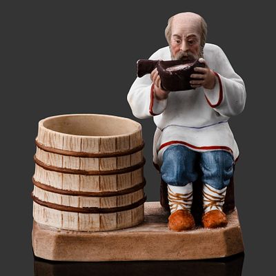 Статуэтка "Крестьянин пьющий воду из ковша", бисквит, роспись, Фарфоровая фабрика Гарднера 