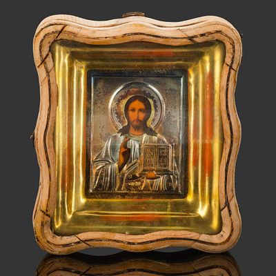 Икона "Господь Вседержитель" в окладе и киоте, мастер-монограммист "МЗ", серебро 84 пробы 