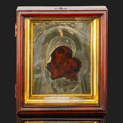 Икона "Пресвятая Богородица Касперовская" в серебряном окладе и киоте, пробирный мастер А. 
