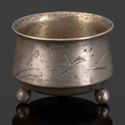 Солонка с цветочным орнаментом, Мастерская Рубцова Ивана Ананьева, серебро 84 пробы, Российская 