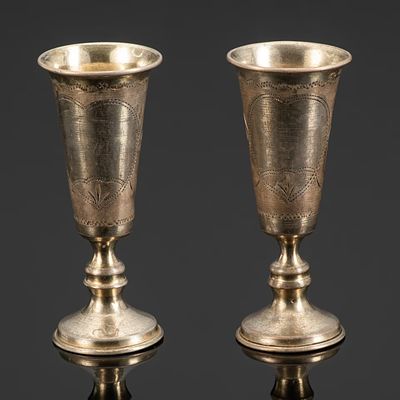 Пара рюмок, серебро 84 пробы, резьба, Российская империя, 1908-1917 гг. Год: 1908-1917 